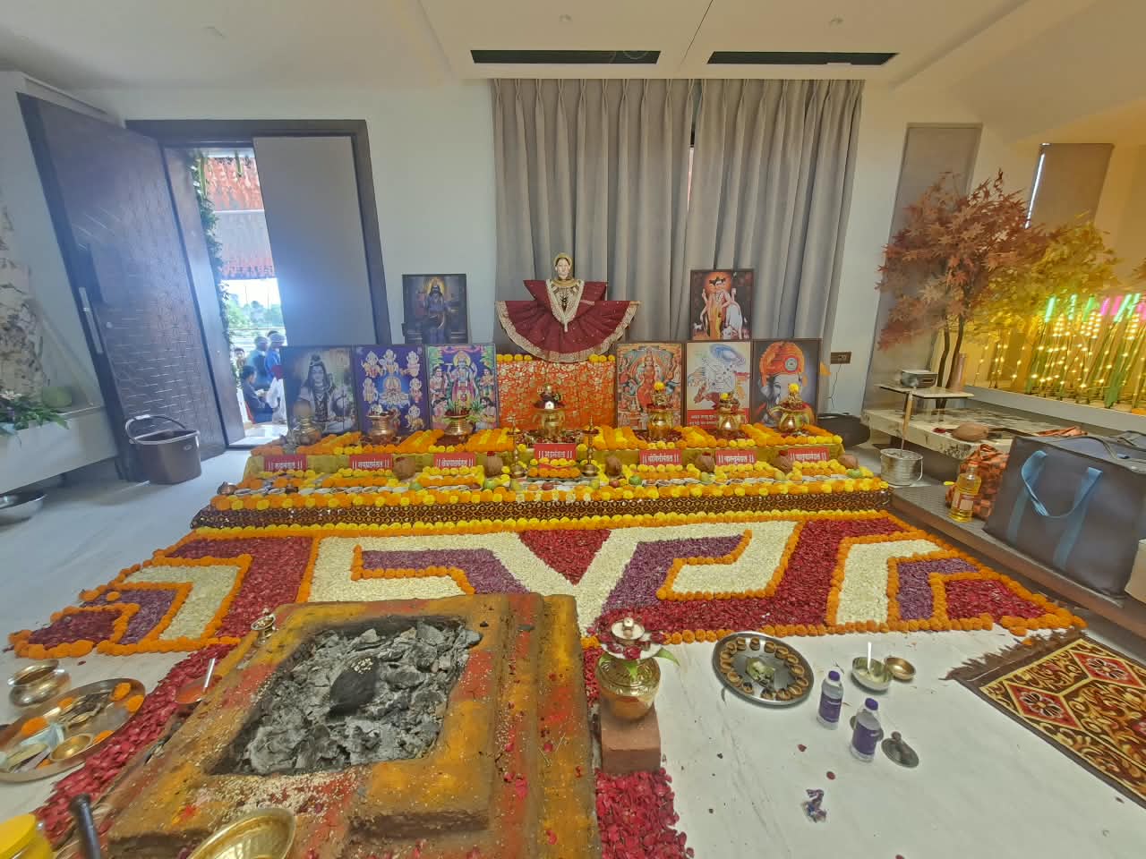 Vedic havan ritual performed at Trimbakeshwar Jyotirlinga